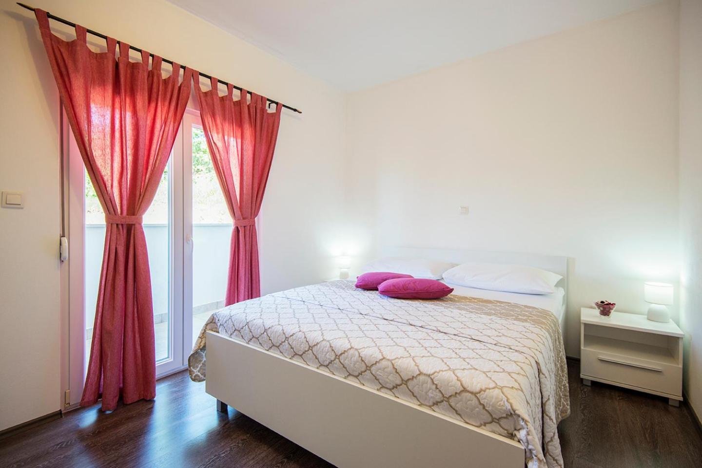 Apartments Cape Deluxe Ртина Екстер'єр фото